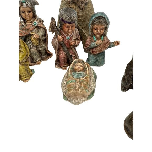 Native American Nativity Set 18-Piece Handcrafted Figurines Ceramic - Picture 7 of 7